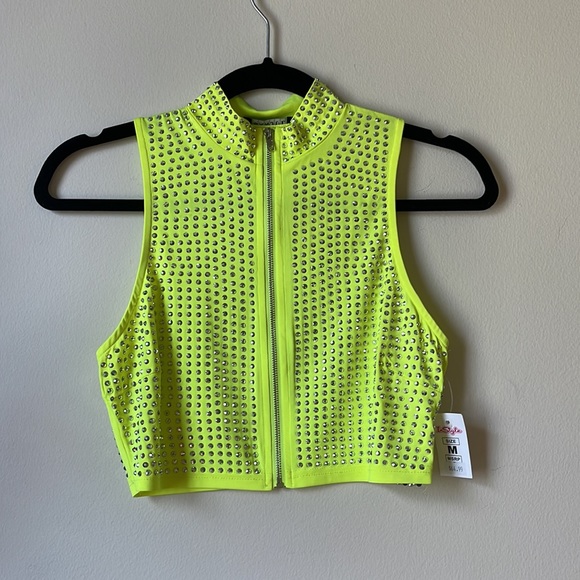 Like green bedazzled  shorts set BRAND NEW - Picture 2 of 4